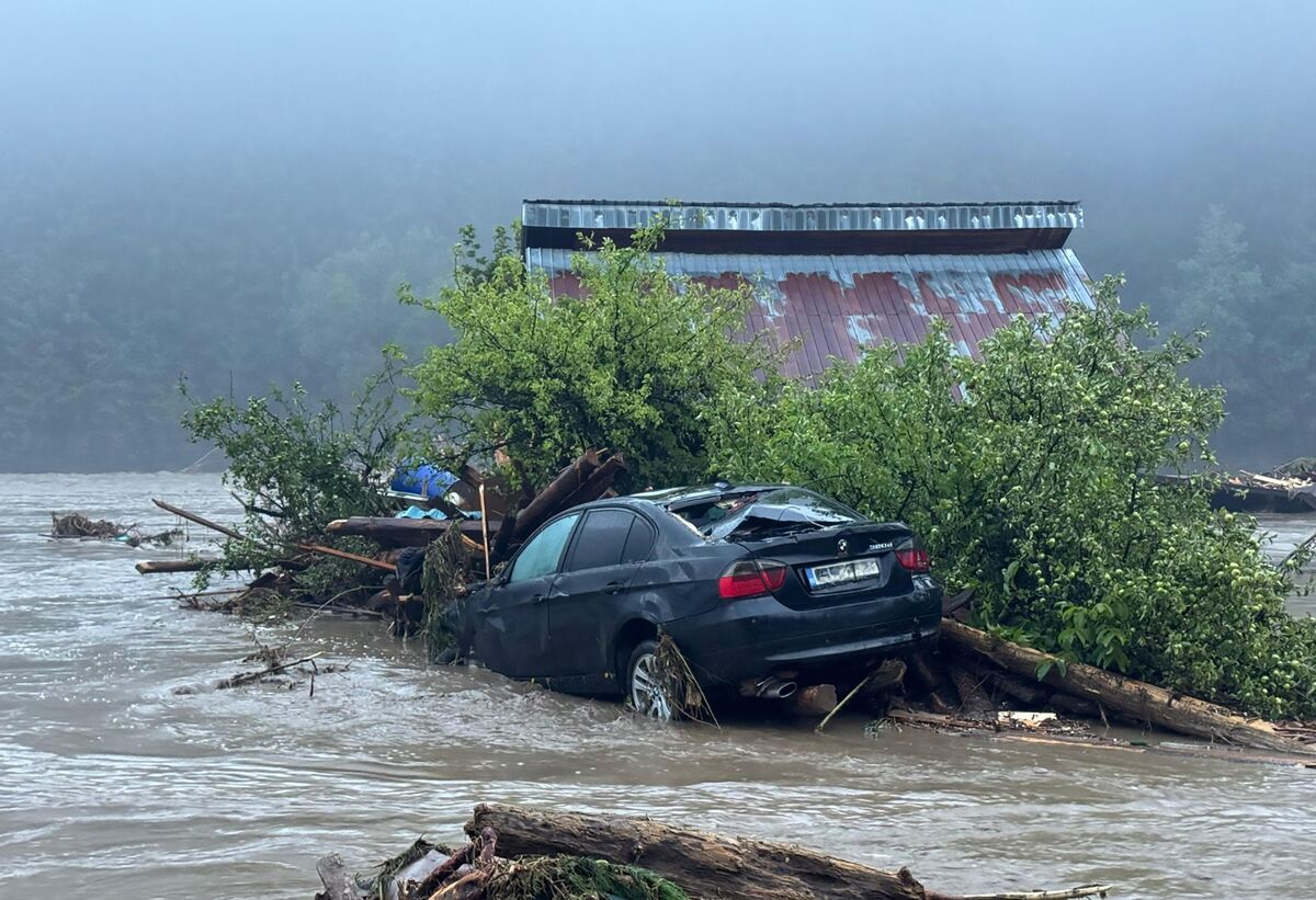 romania struck floods, three dead